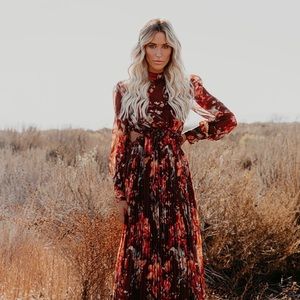 VICI DOLLS “Weeping Willow Pleated Cutout Maxi”